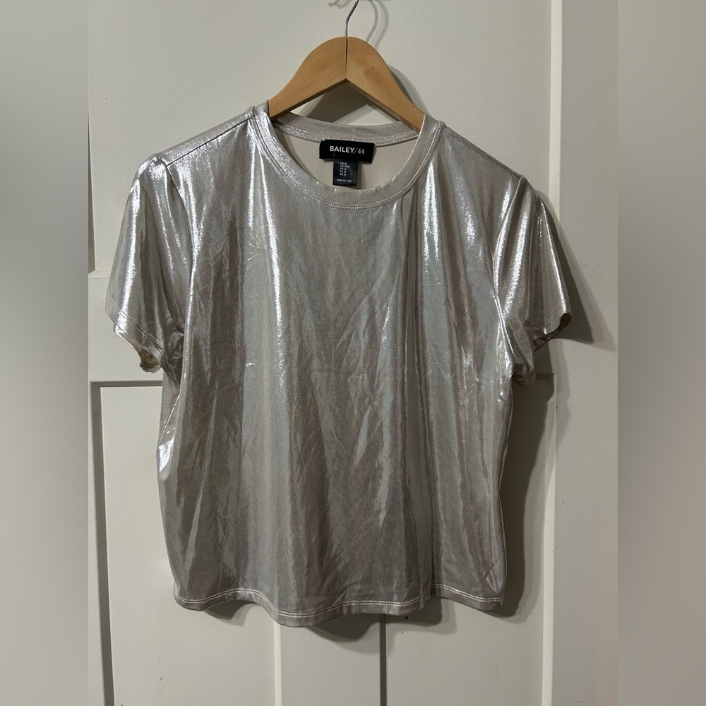 NWOT Bailey/44 crop top silver Metallic short sleeve light weight